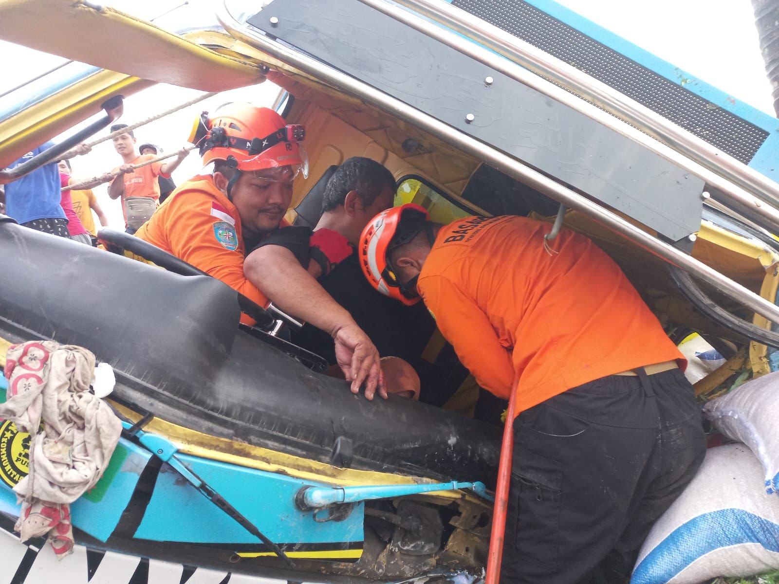 Dua Warga Adipala Cilacap Selamat dari Kecelakaan Truk di Purworejo-Wates