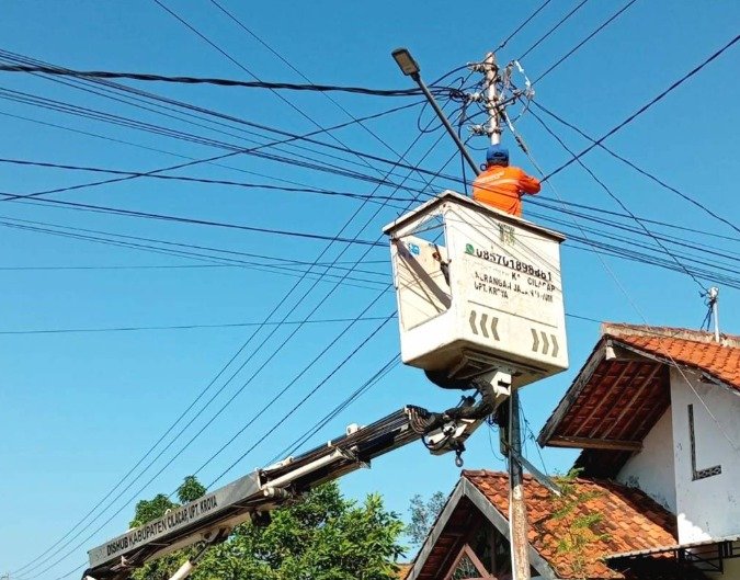 Cilacap Bersiap Terang Benderang: 243 Unit PJU Baru dan Perbaikan Siap Beroperasi pada 2026