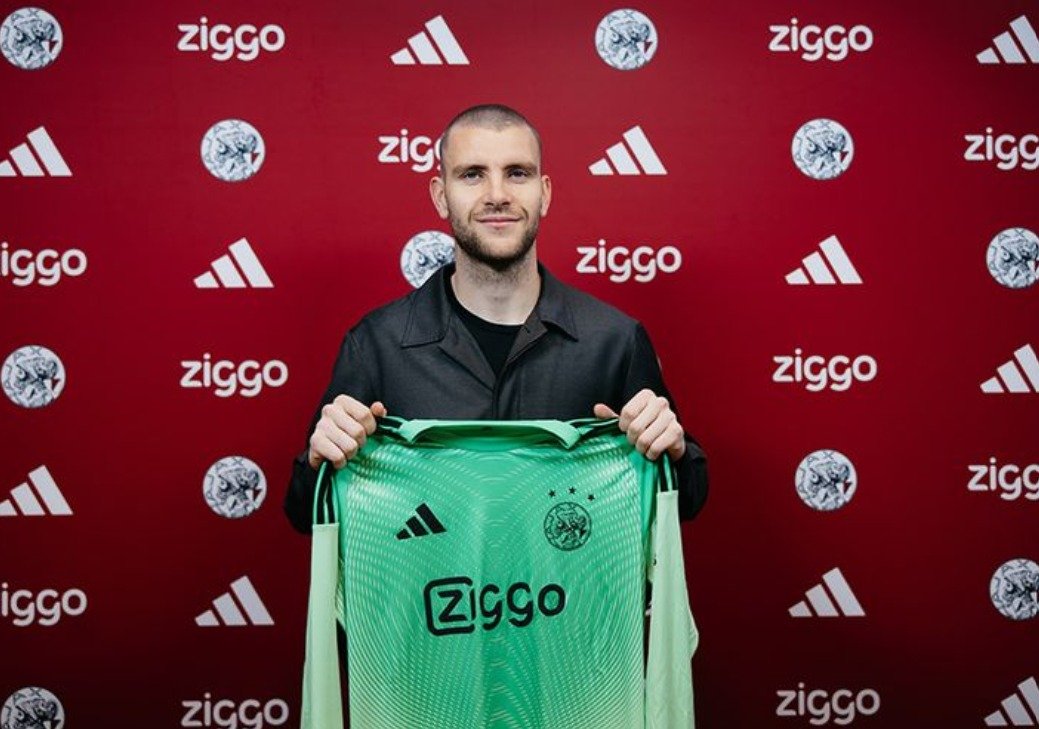 Maarten Paes Blak-blakan Ungkap Ambisi Besar di Ajax Amsterdam Usai Debut Impresif