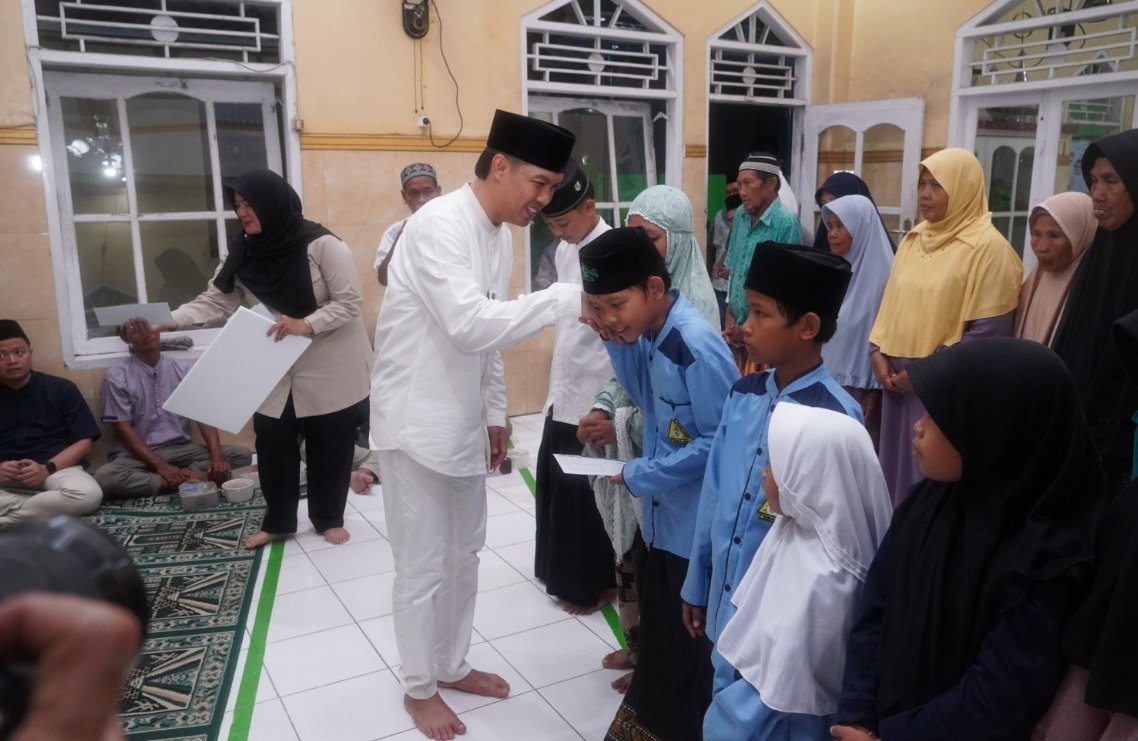 Pemkab Cilacap Salurkan Bantuan Ramadhan, Perkuat Silaturahim di Jeruklegi